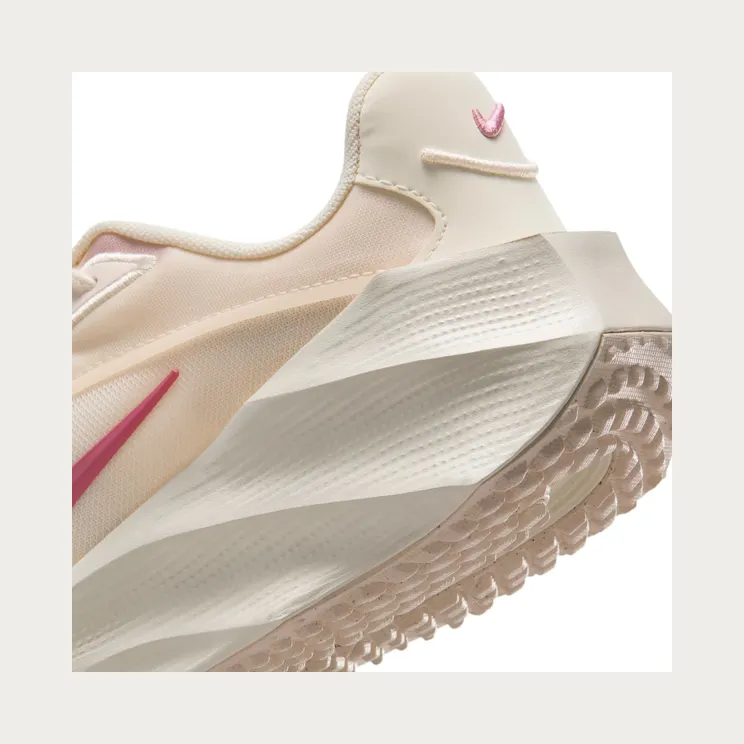 nike-aura-edge HQ7025-100