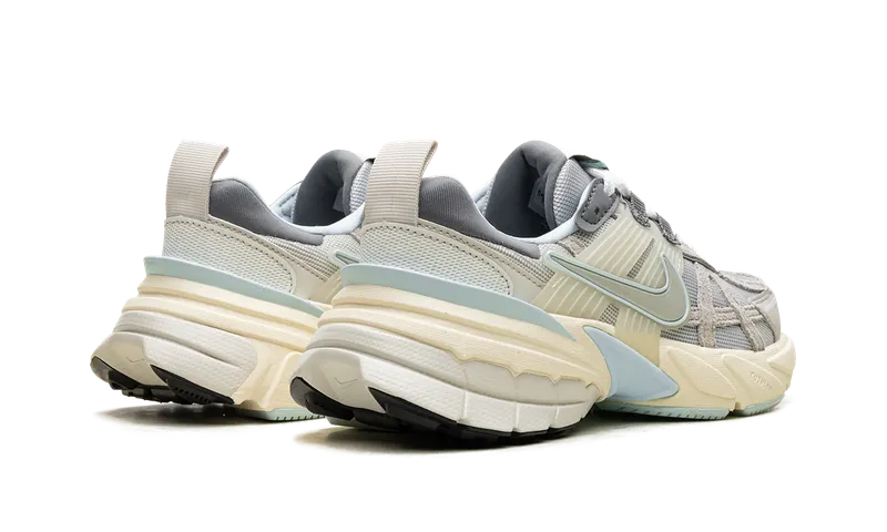 Nike V2K Run “METALLIC PLATINUM” (FZ3596-072)