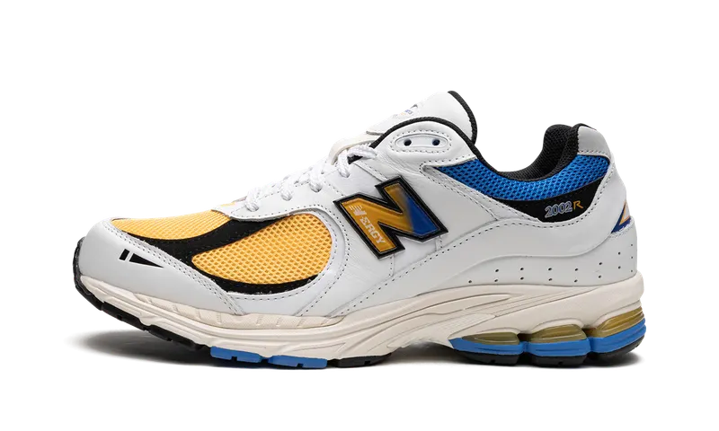 New Balance 2002R “Vibrant Apricot” (M2002RGW)