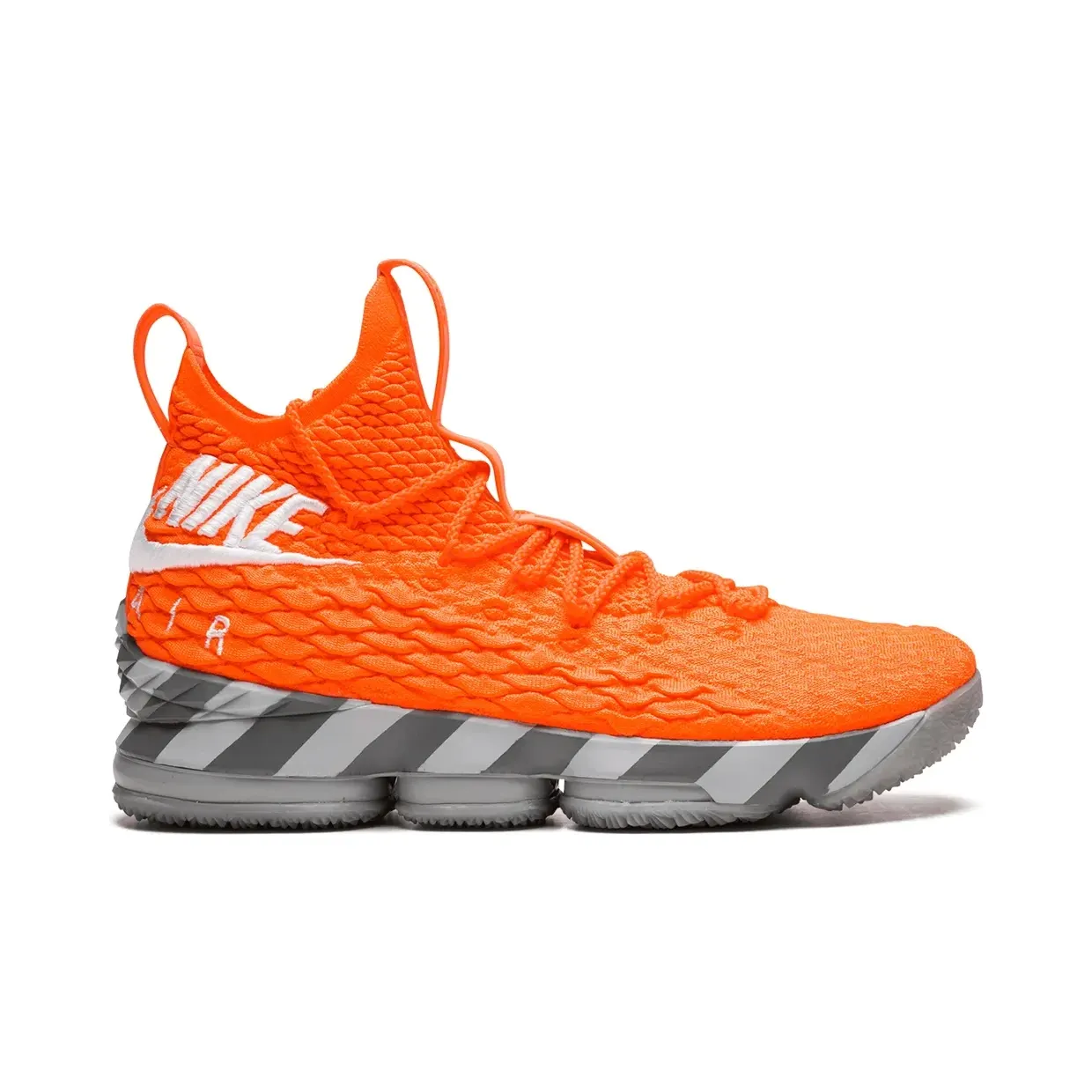 nike-lebron-15 AR5125