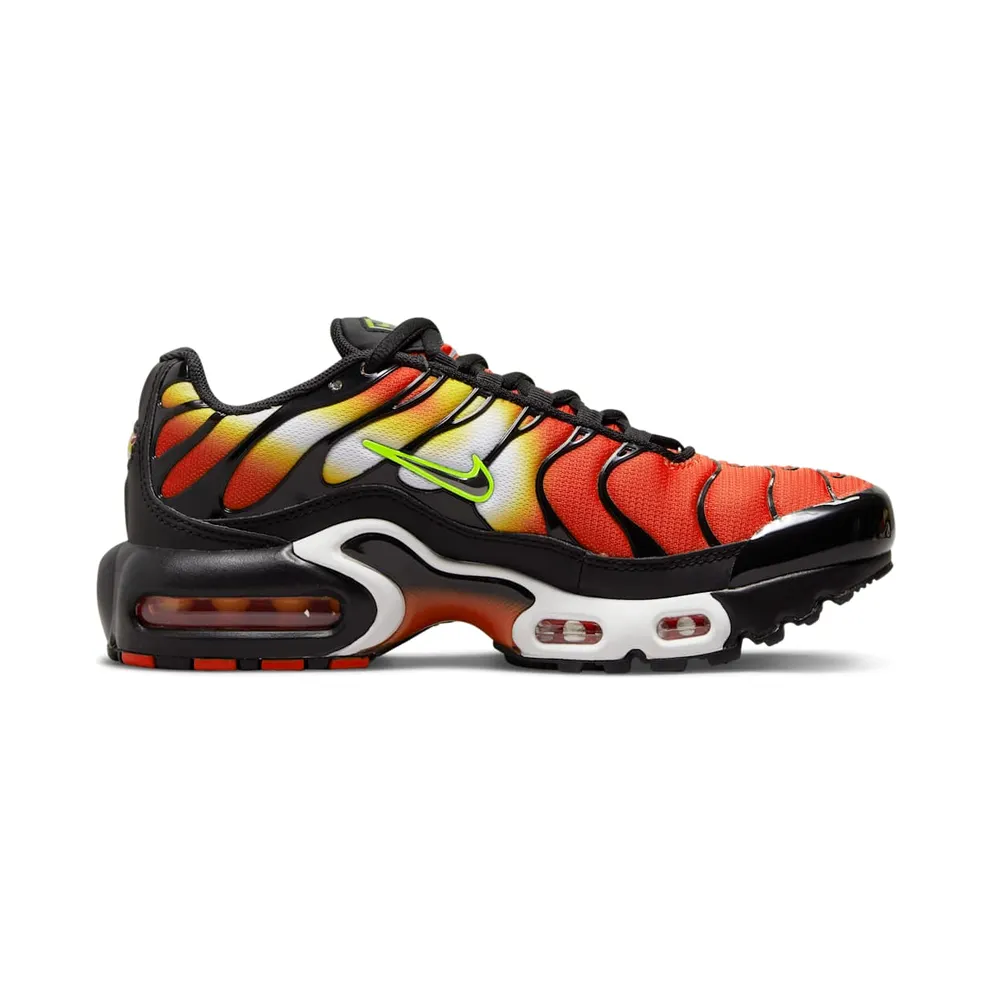 Nike Air Max Plus Older Kids’ Orange (DR8675-800)