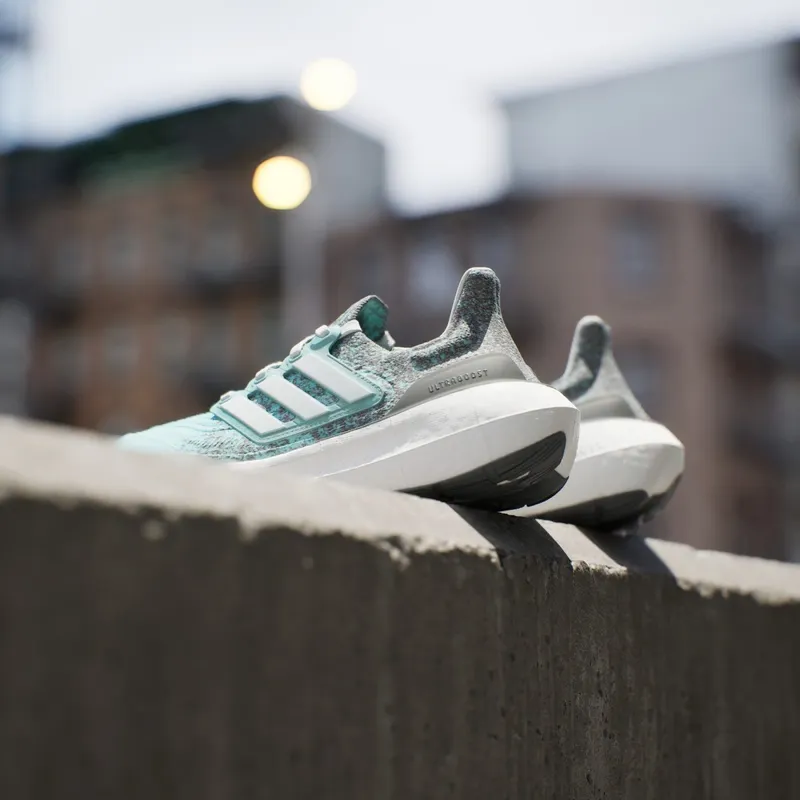 adidas Ultra Boost Light Flash Aqua Bright Red (IE1692)