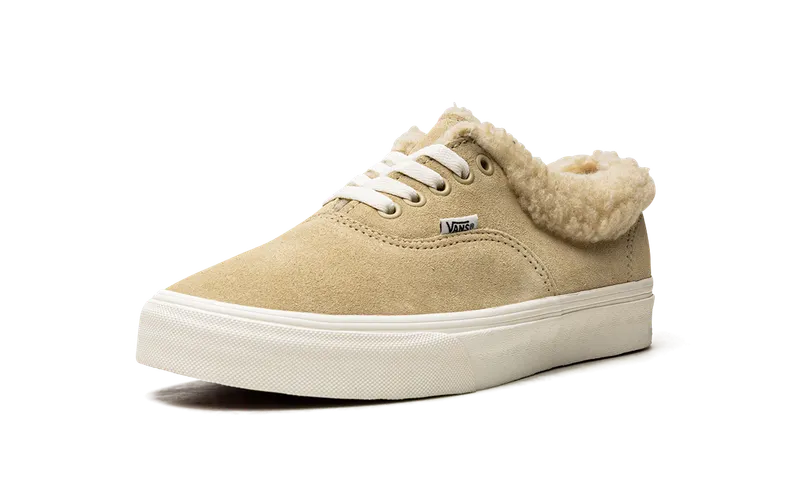 Vans Authentic Sherpa “Cozy Hug” (VN0A5JMRBKB)