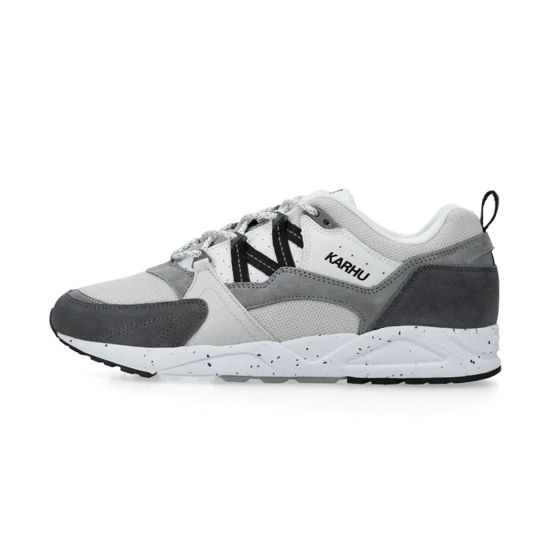 Karhu Fusion 2.0 (limestone / jet black) – F804181