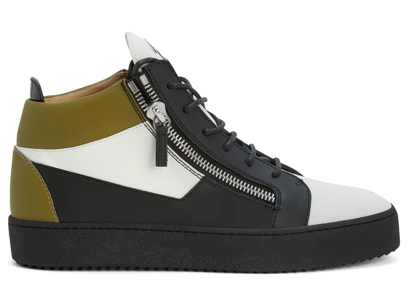 Giuseppe Zanotti Sneakers semi-montantes confectionnées en cuir noir et blanc avec des détails en cuir vert olive, dotées de lacets en coton noir, d’un détail signature » sur la languette et de fermetures à glissière latérales en métal argenté. une semelle en caoutchouc n (RU20048001)