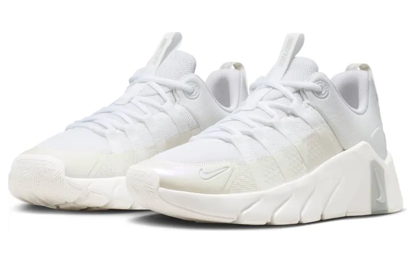nike-metcon II7406-101