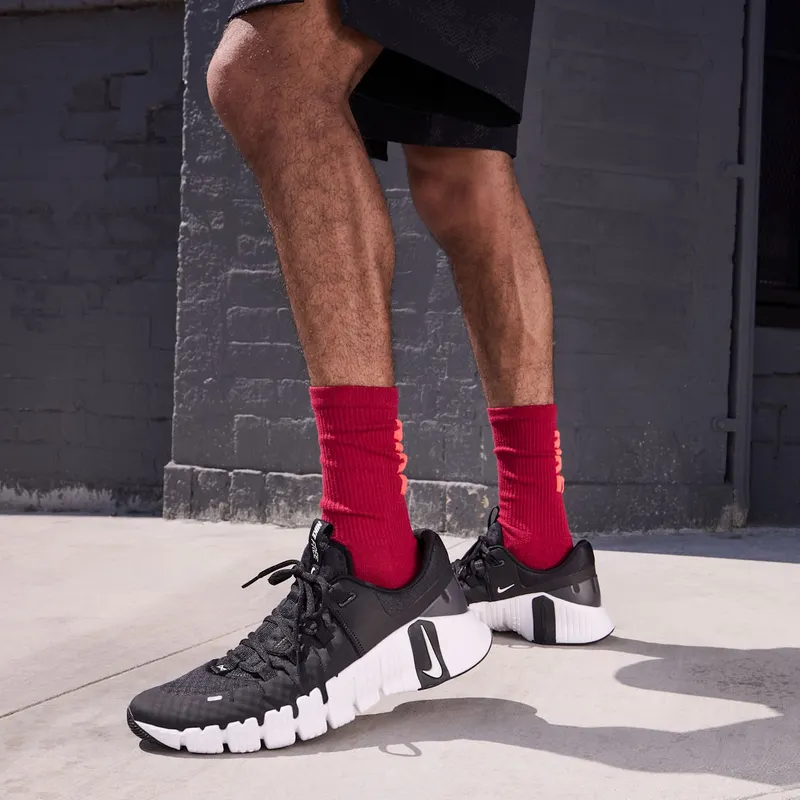 Nike Free Metcon 5 “Black / White” (DV3949-001)