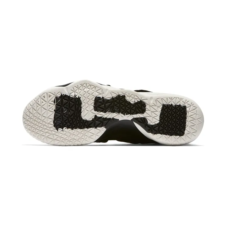 nike-lebron 897646-004