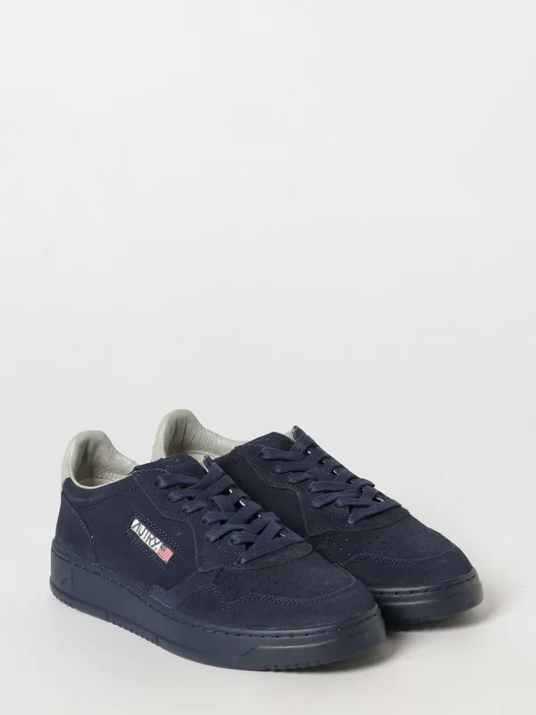 Autry Medalist Low Trainers in Smooth Calfskin with Perforated Toe Blue (AULMOH07)