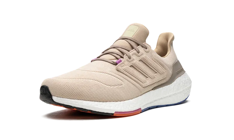 Adidas Ultraboost 22 “Magic Beige” (GX9178)