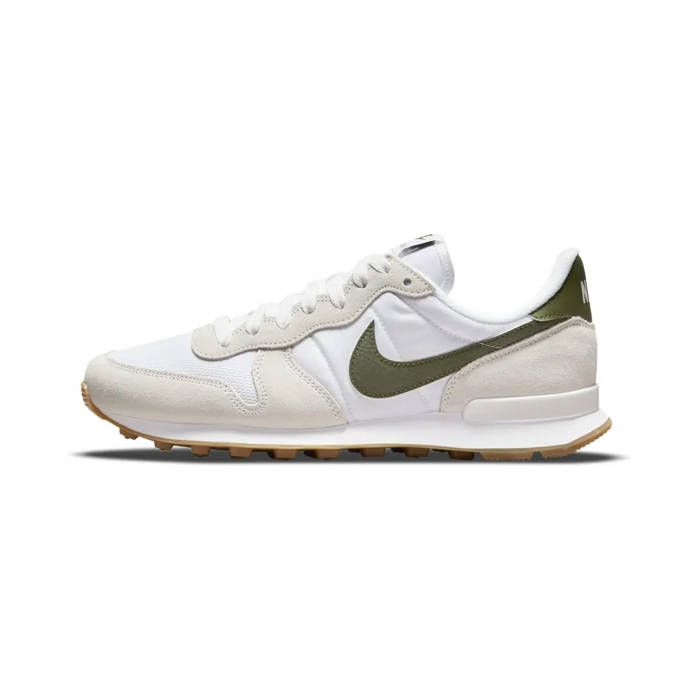 Nike Internationalist “White / Summit White / Gum Light Brown / Rough Green” (DN5064-100)