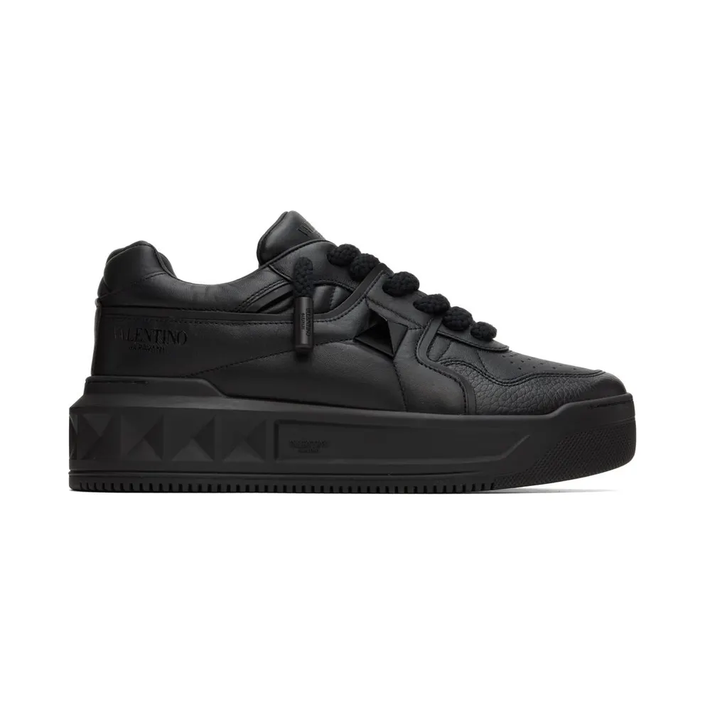 Valentino Garavani Black One Stud 0NO Black (1Y0S0G37XTM)