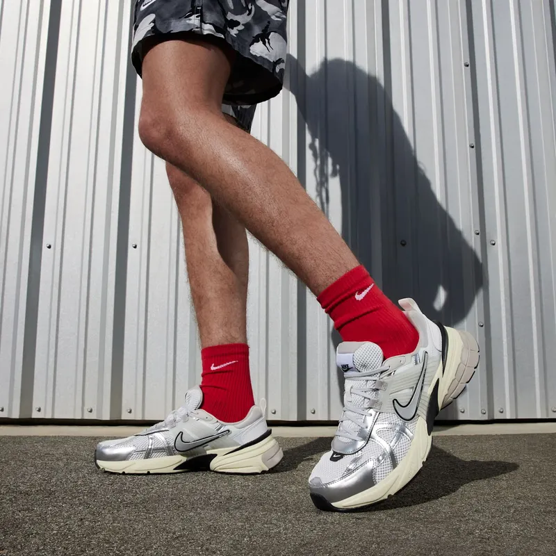 Nike V2K Run “Pure Platinum Metallic Silver” (HJ4497-100)