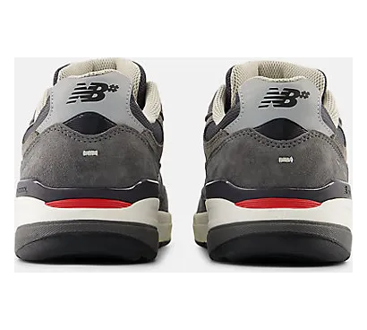 new-balance-numeric NM933GDY