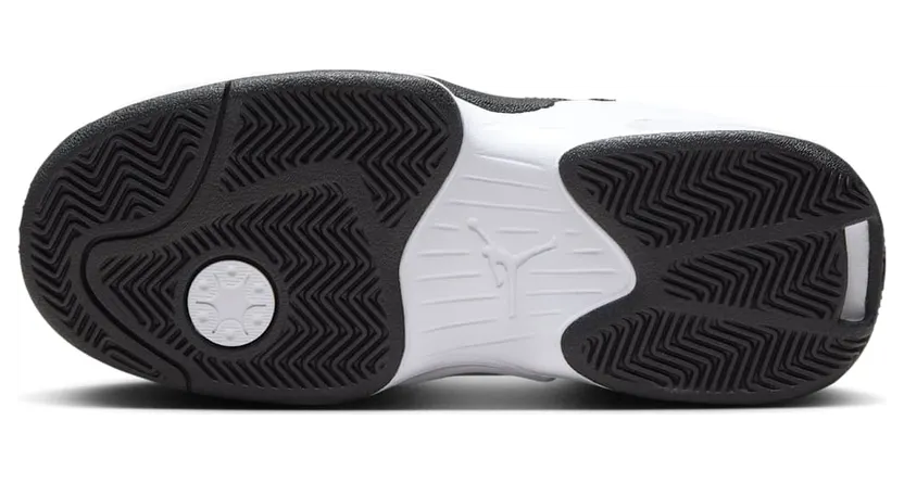 air-jordan-max-aura FQ8297-010