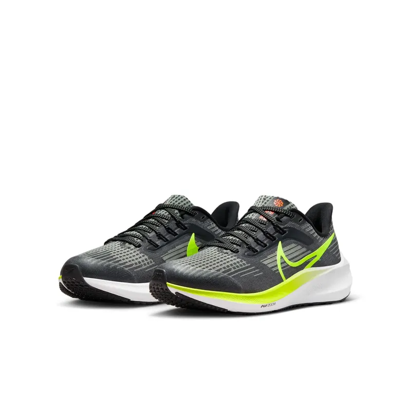 Nike Air Zoom Pegasus 39 Younger/Older Kids’ Road Running Black (DM4015-002)