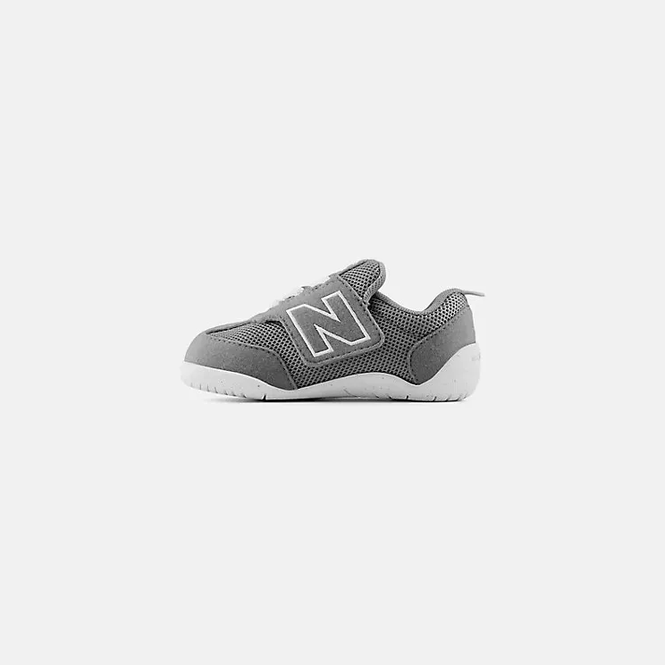 new-balance-sneaker NW1STGR