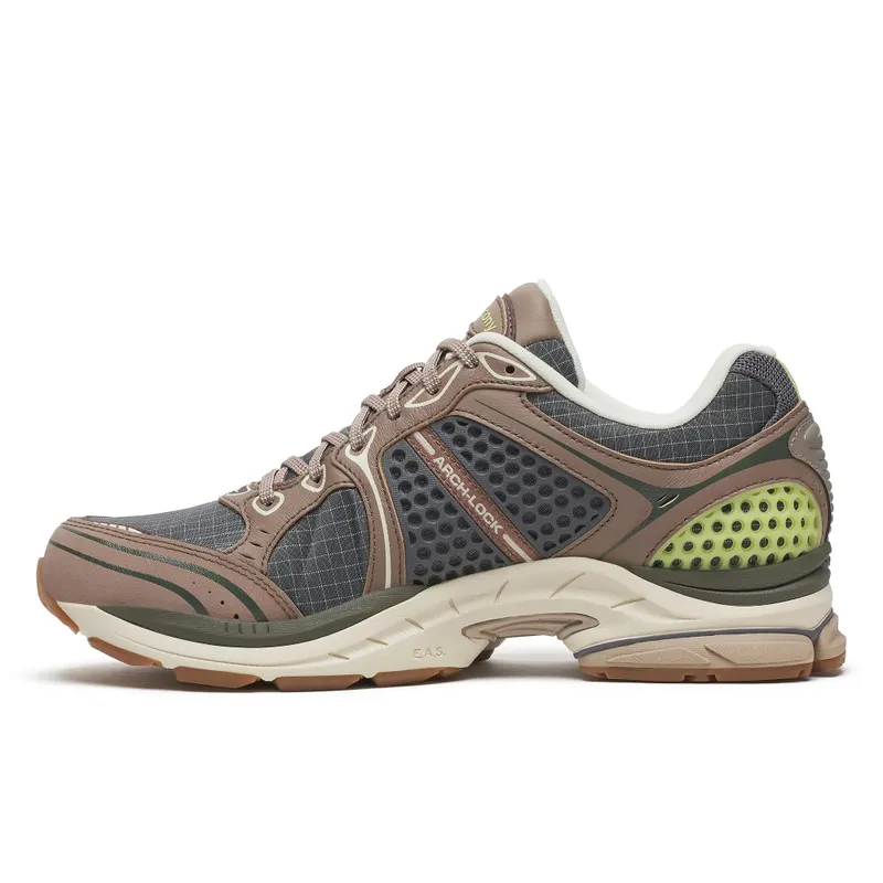 SAUCONY ProGrid Triumph 4 “Carbon / Taupe” (S70937-3)