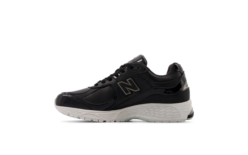 New Balance 2002R Leather Pack Black (U2002RD)