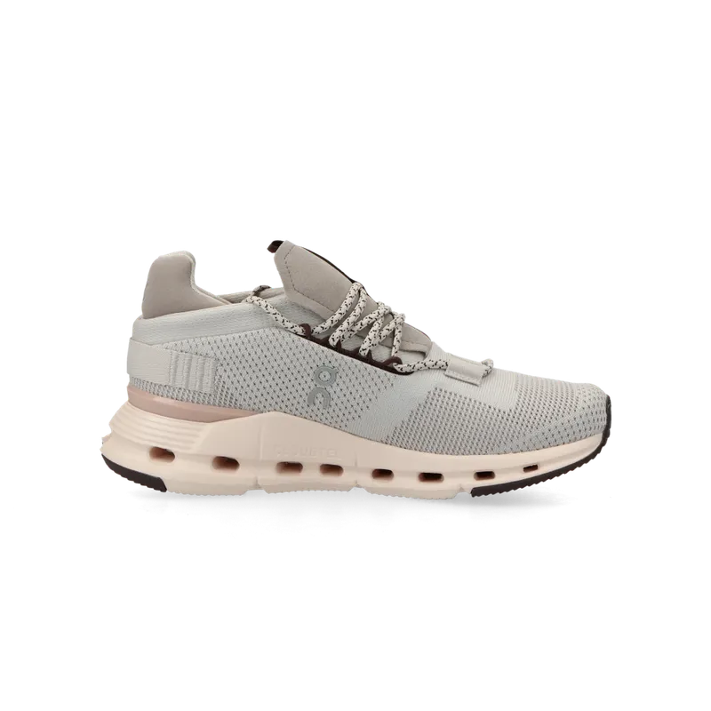 On Cloudnova (pearl / shell) – 26.98124