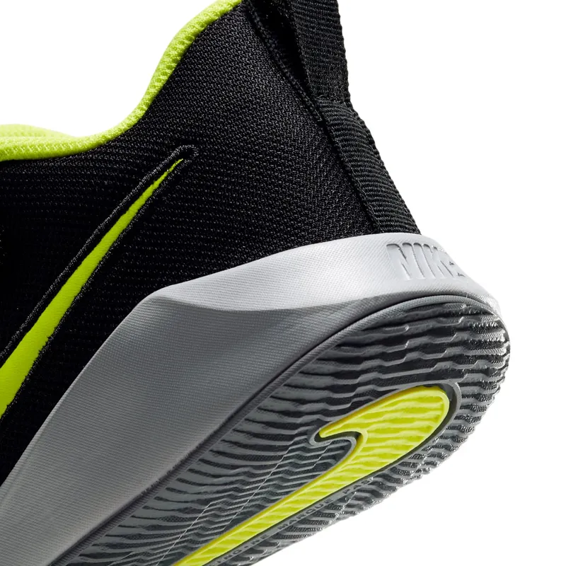 nike-team-hustle AT5299-007