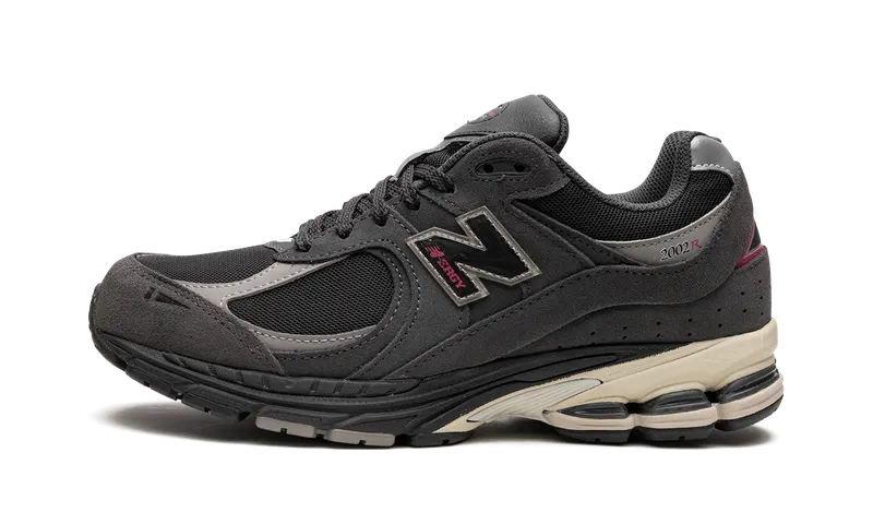 New Balance 2002R “Grey / Black” (M2002RGV)
