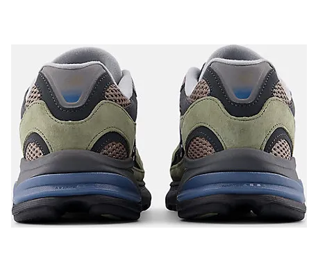 New Balance 2010 “Dark Olivine Mushroom”: Waldgrün stampft in die Stadt (6)