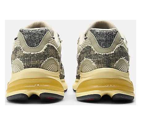 New Balance 2010 „Bag Lady“: der Aufschlag ist weg – aber nur in einer Größe (6)