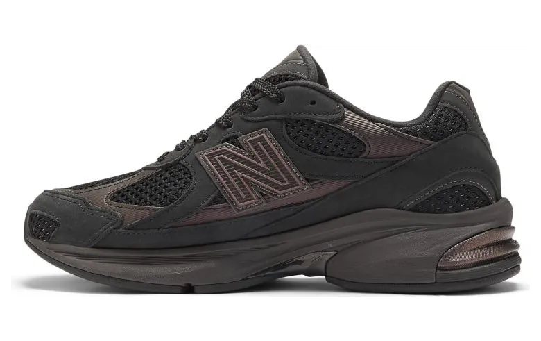 New Balance 2010 “Black Iridescent”: Schwarz mit Ölglanz (2)