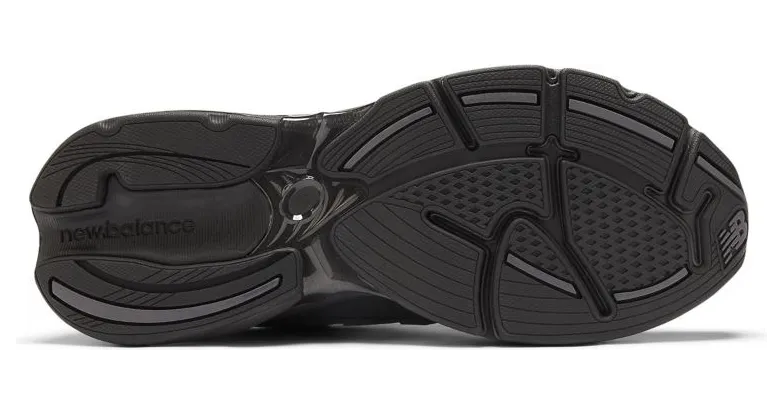 New Balance 2010 “Black Iridescent”: Schwarz mit Ölglanz (5)