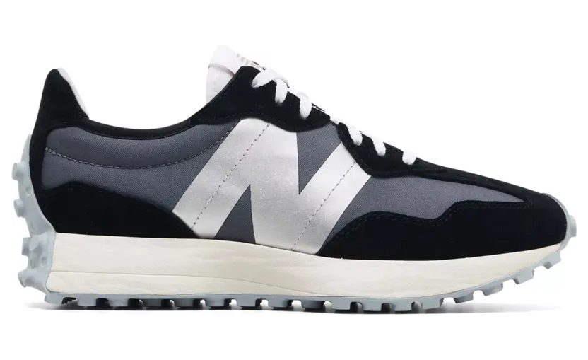 New Balance 327 Black (W)