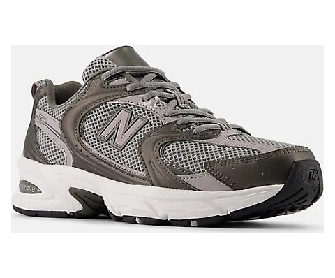New Balance 530 “Black Metallic”: das Daily-Biest im Stealth-Modus (4)