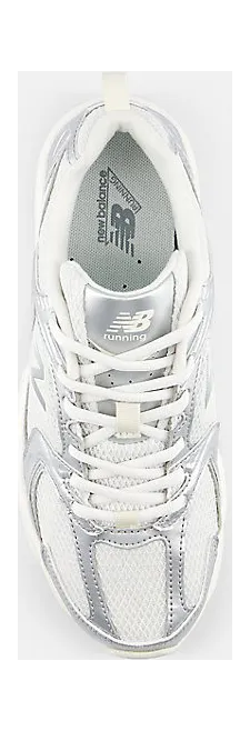 New Balance 530 “Grey/White”: die sichere Wahl, nüchtern gewogen (3)