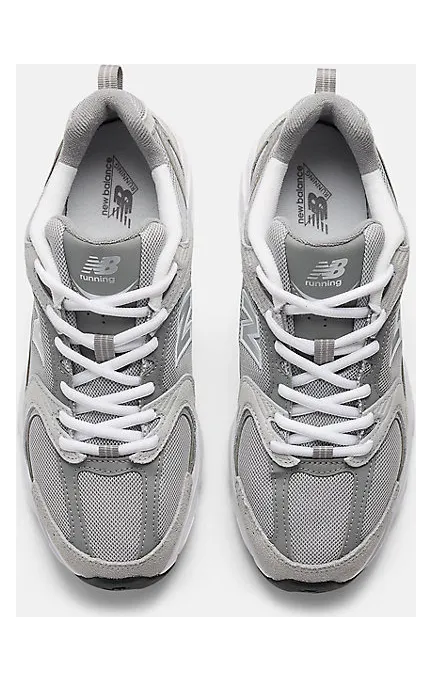 New Balance 530 “Raincloud”: Sturmfront mit silbernem Rand (3)