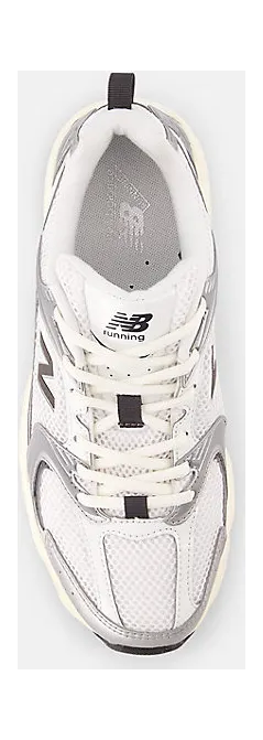 New Balance 530 “Silver Metallic”: der Standard, den alle tragen (3)