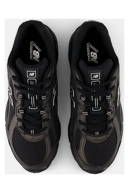 New Balance 740 “Black Silver Metallic”: Schwarz mit Schärfe (3)