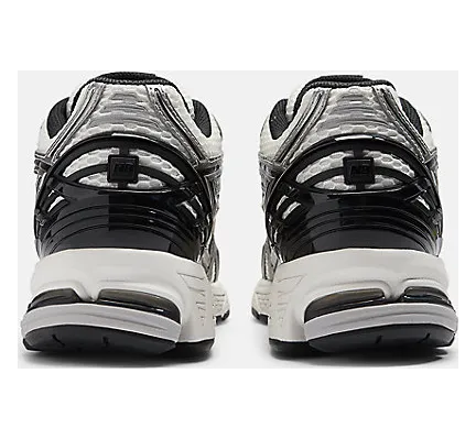 New Balance 1906R “Silver Metallic”: Chrom auf Straßenniveau (6)