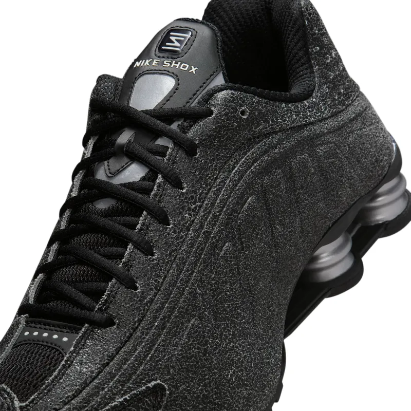 Nike Shox R4 “Distressed Leather – Black” (IO4544-002)