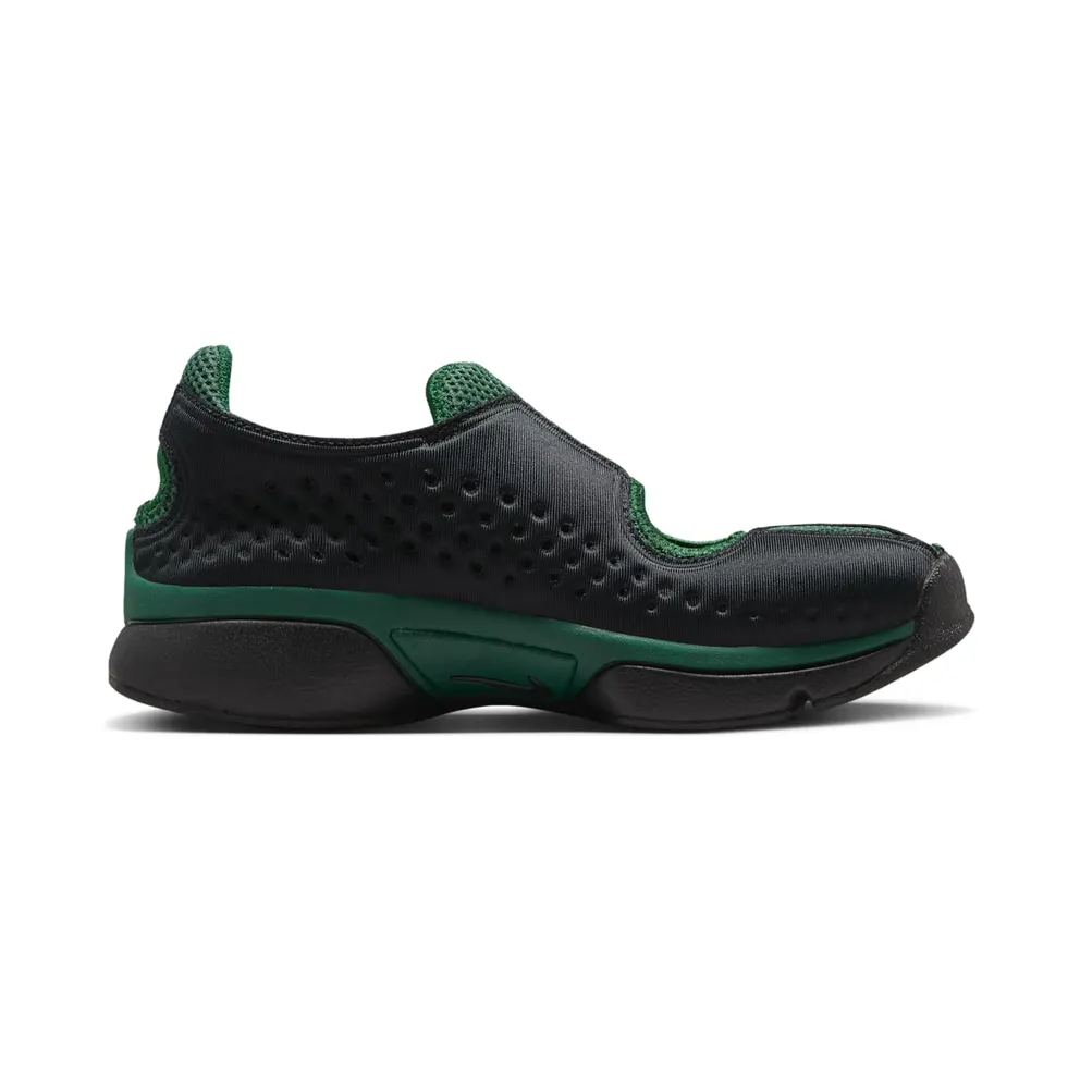 Nike Rift 2 – “Black / Team Dark Green / Fire Red” (IQ8006-002)