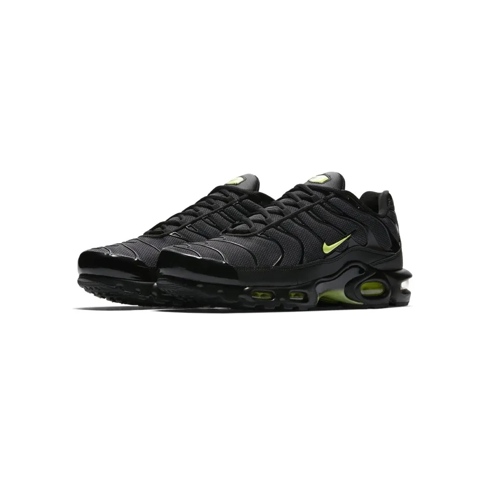 Nike Air Max Plus Black Volt Glow “Black / Wolf Grey” (AJ2013-001)