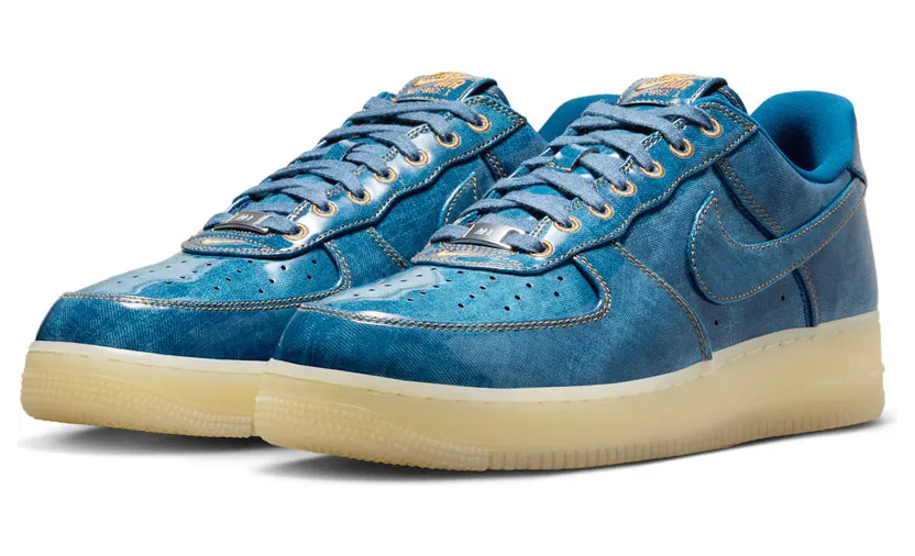 Nike Air Force 1 “Patent Denim”: matt und Glanz in Blau (5)