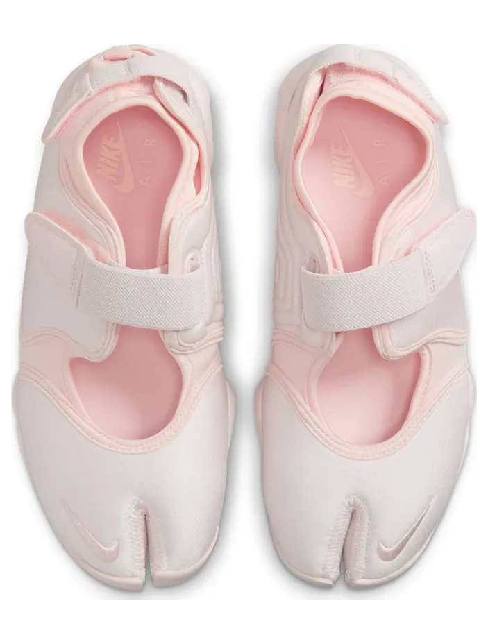 Nike Air Rift Premium SE “Pink Ribbons”: die Split-Toe mit Bändern (4)