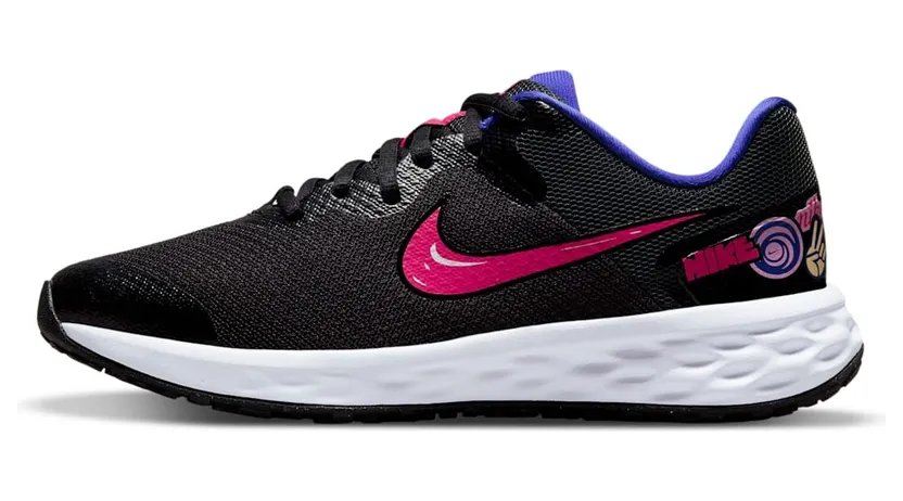 Nike Revolution 6 SE Straßenlaufschuh für ältere Schwarz (DD1104-013)