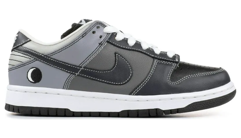 Nike SB Dunk Low Lunar Eclipse (East)