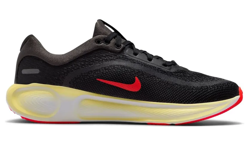 Nike Stellar Ride “Black/Medium Ash/Light Crimson/Bright Crimson” (HQ3266-006)