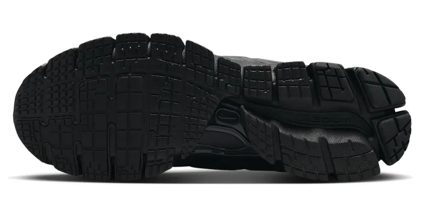 Nike Zoom Skylon 11 “Triple Black”: die sicherste Version einer Rückkehr (2)