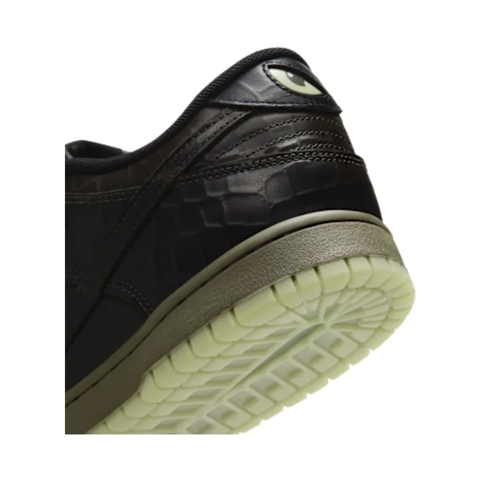 Nike Dunk Low – Halloween – “Bog Green / Black / Luminous Green / Bog Green” (IX5169-300)
