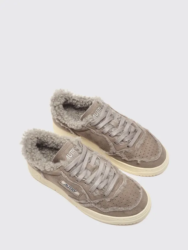 Autry Medalist Low in Two-Tone Suede with a Perforated Toe Dove Grey (AULWGX02)
