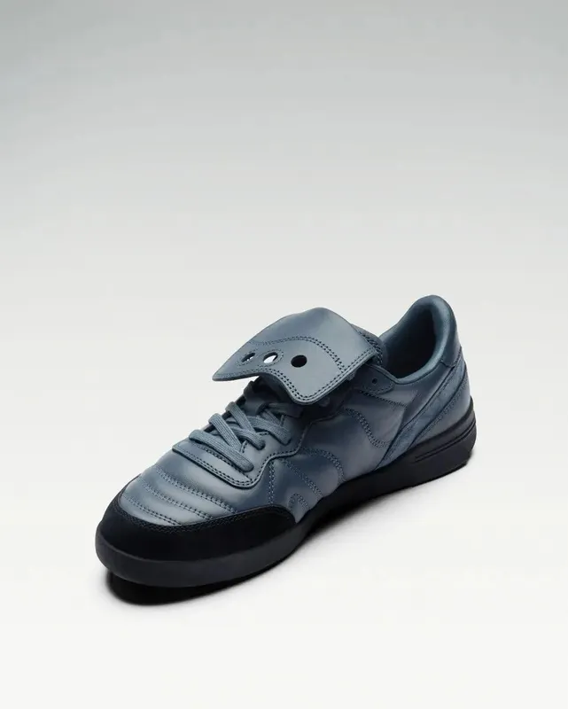SAUCONY 586i S “Navy / Black” (S70914-2)