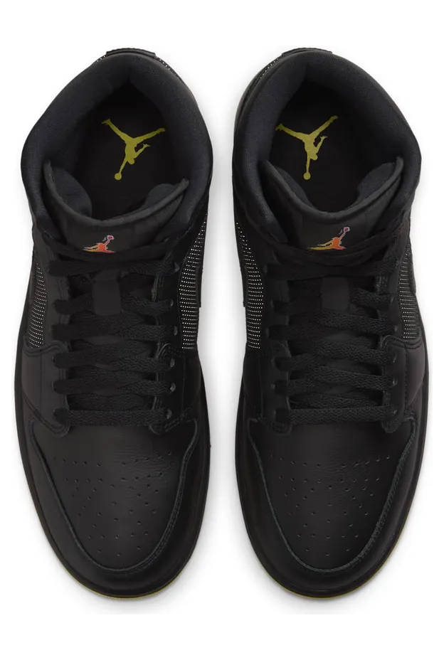 air-jordan-1 IO2052-001